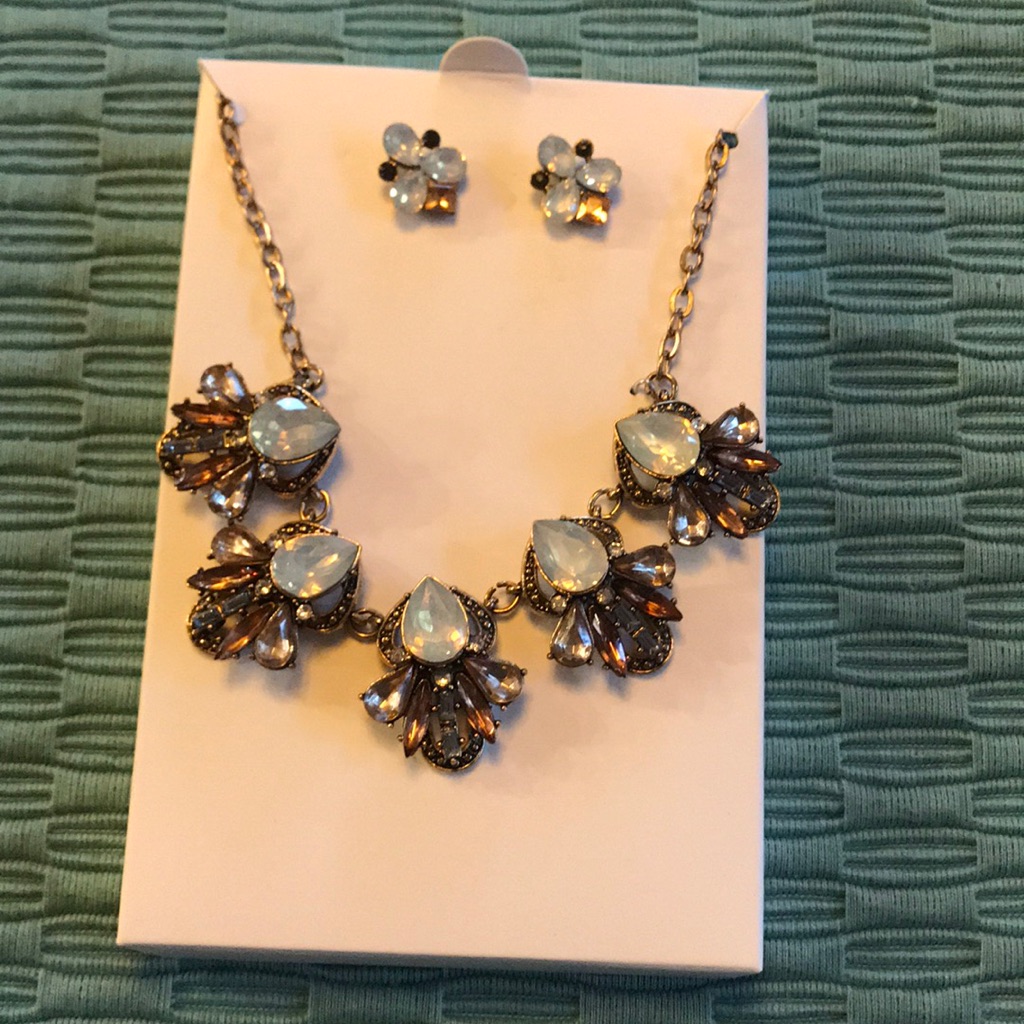 Statement Necklace Set.